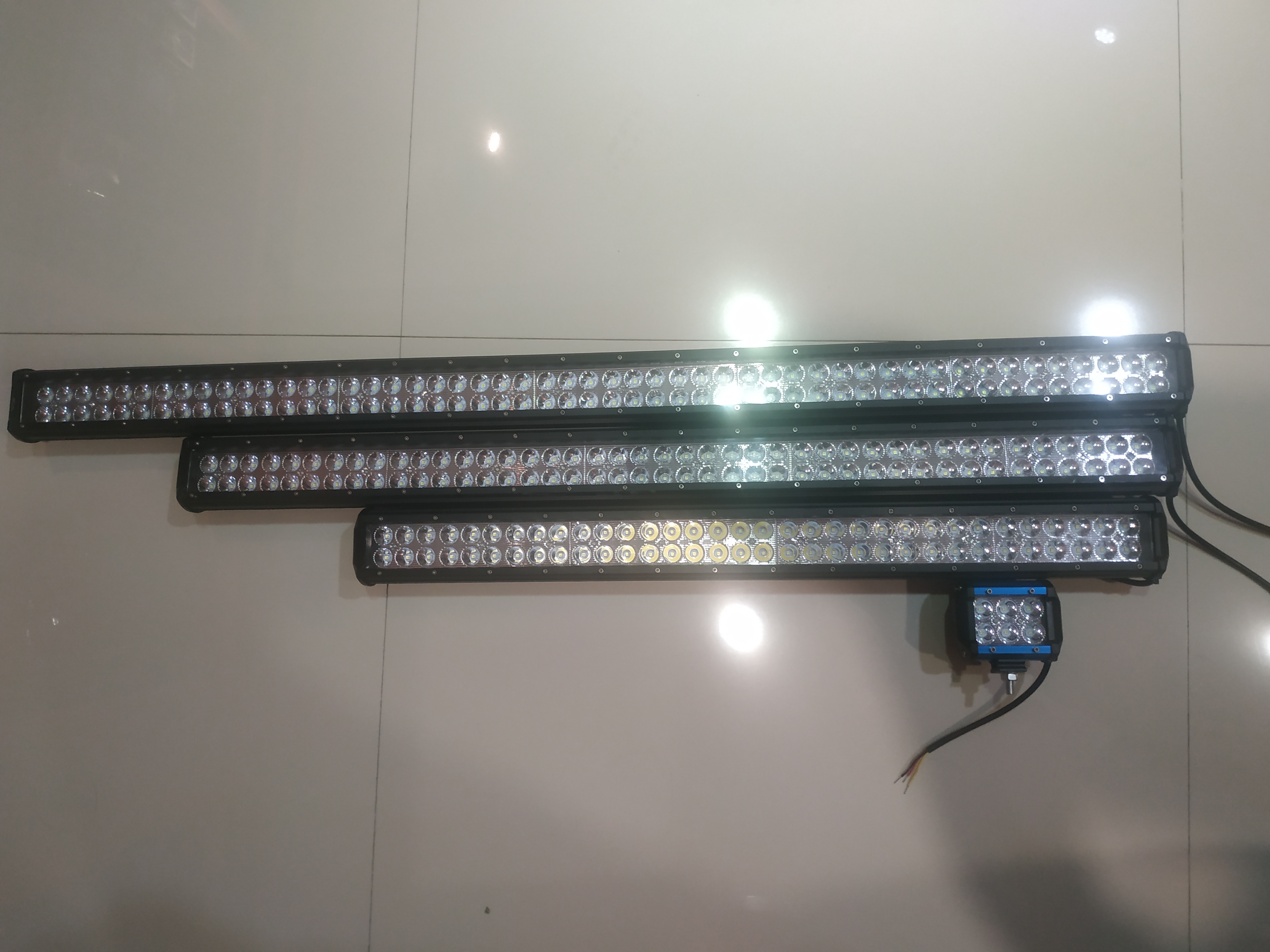 RGB HALO Demon Eye Heartlight - Mudança de cores controlada por aplicativos, certificação DOT/ECE Dual