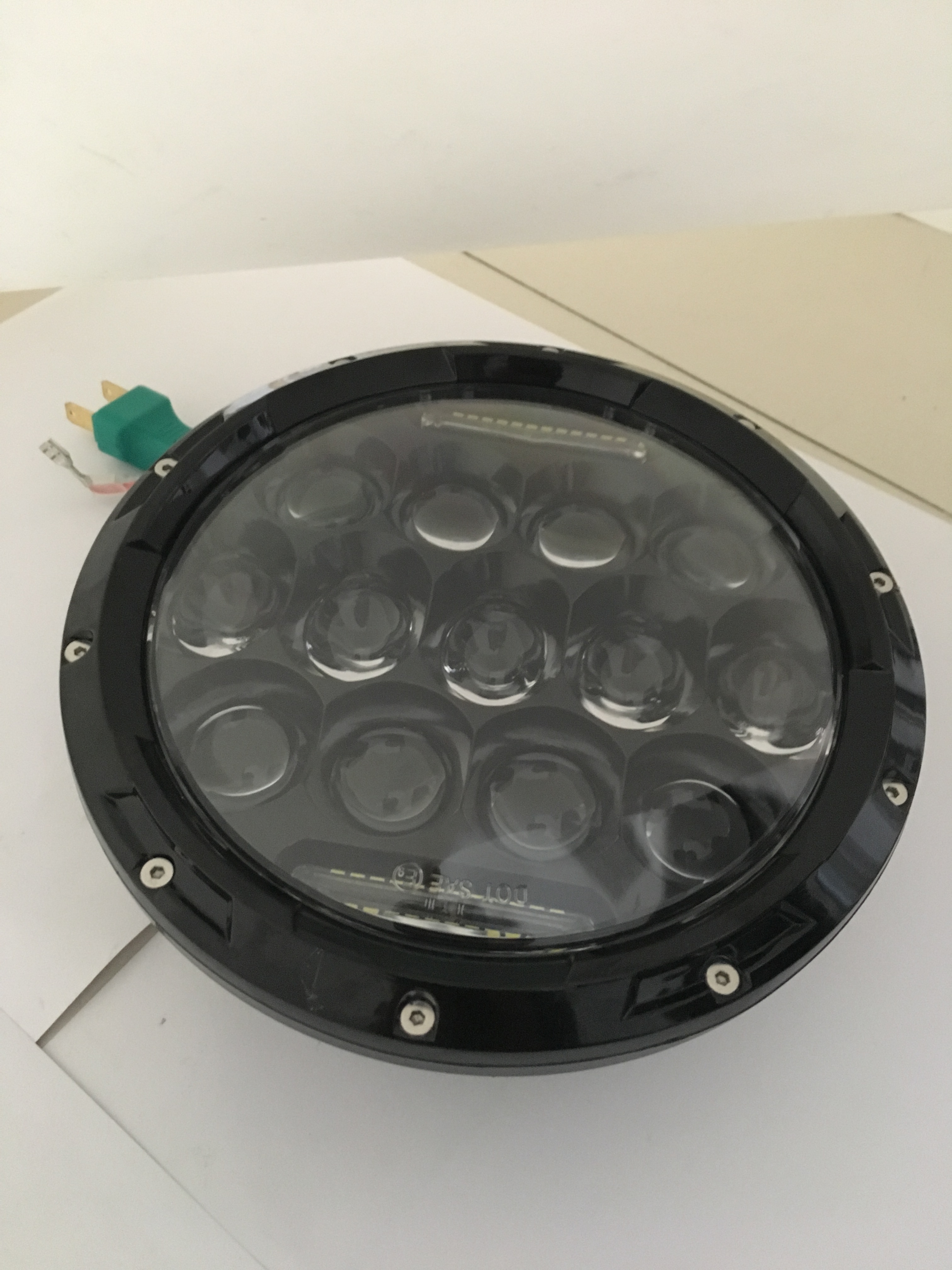 LIVRES DE NEVELA LED CHIVENS DE FIA