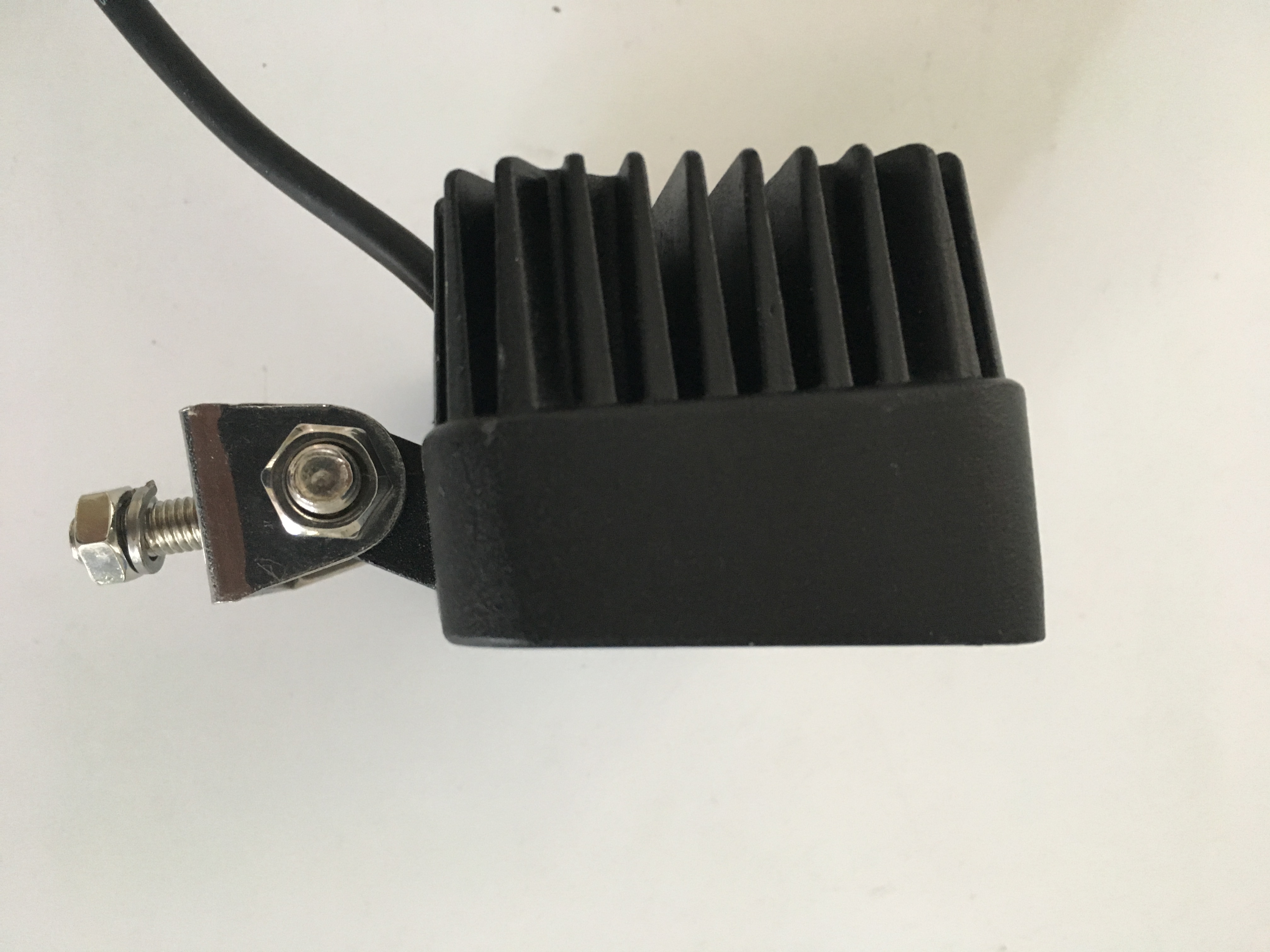 Luzes de nevoeiro de alta potência de 3000lm-3x mais brilhantes que os halogênios com vida útil de 50.000 horas.