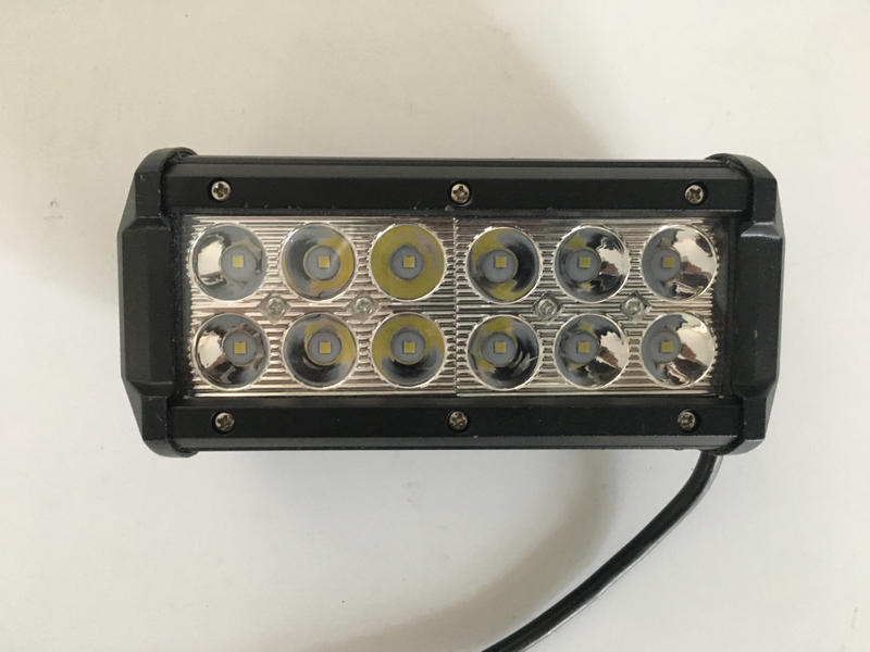 Luzes de nevoeiro de alta potência de 3000lm-3x mais brilhantes que os halogênios com vida útil de 50.000 horas.