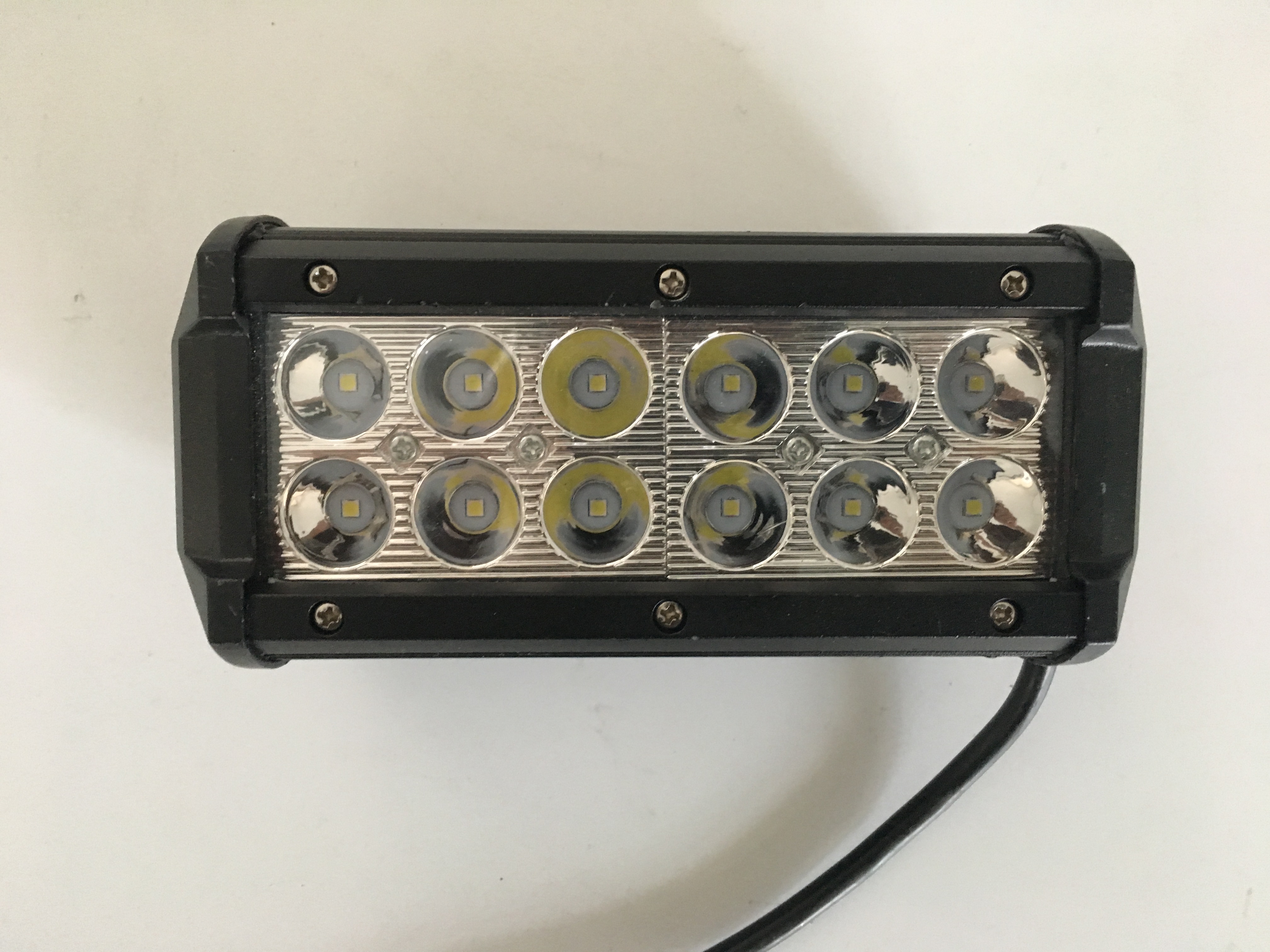 Luzes de nevoeiro de alta potência de 3000lm-3x mais brilhantes que os halogênios com vida útil de 50.000 horas.