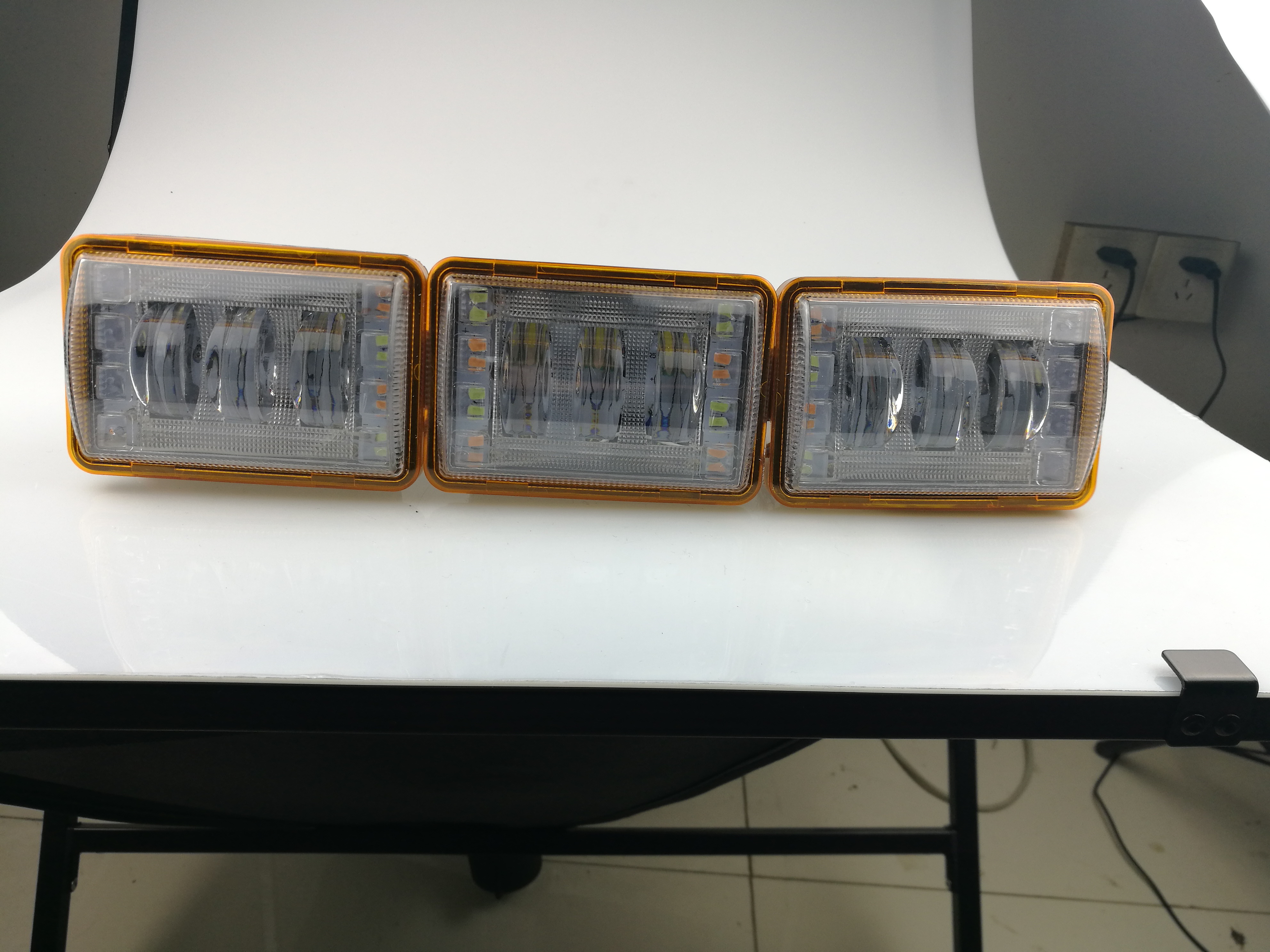 Iluminação de trabalho LED à prova de explosão - ATEX certificada para plataformas de petróleo.