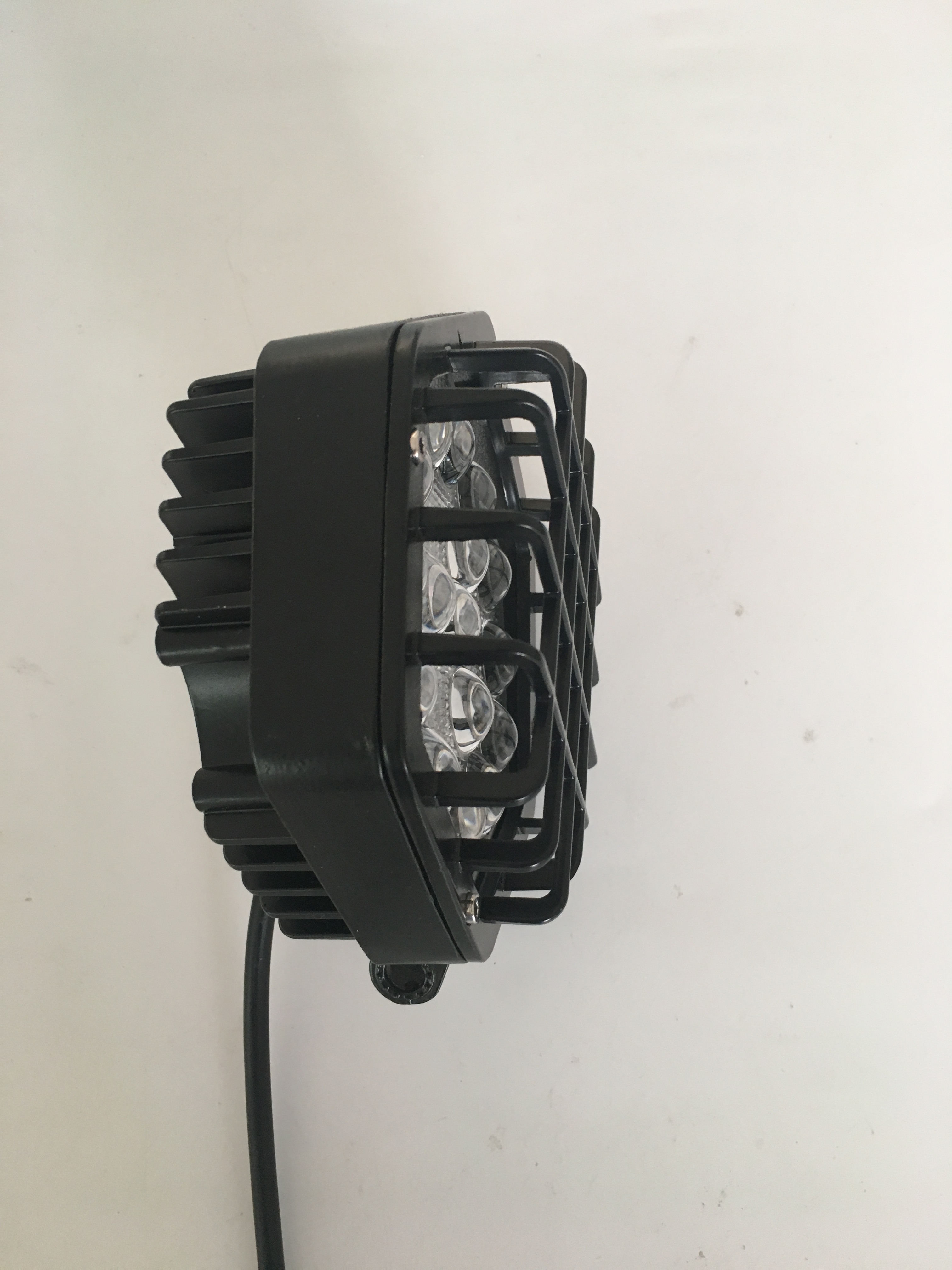 A tempestade do deserto levou luzes de nevoeiro -IP68 selado contra areia, para SUVs do Oriente Médio.