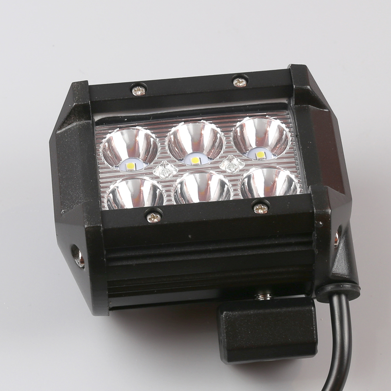 Luzes de trabalho LED do trator agrícola - IP68, 270 ° Giratório para fazendas indonésias.
