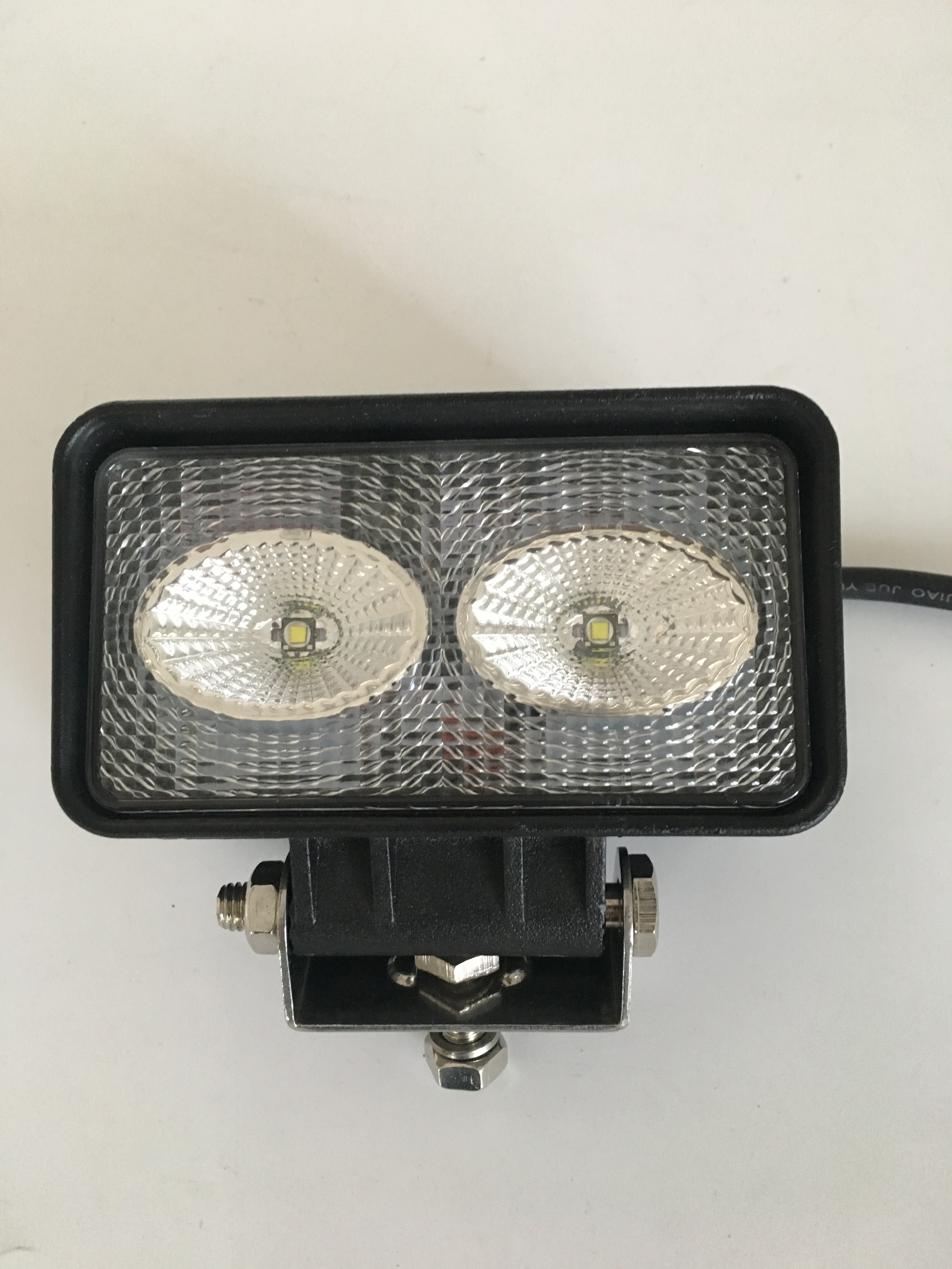 Luzes de nevoeiro de alta potência de 3000lm-3x mais brilhantes que os halogênios com vida útil de 50.000 horas.